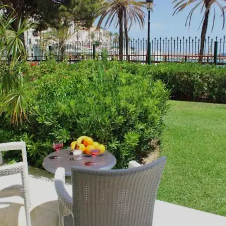 Puerto Banus Beachfront .gray D'albion . Amazing Location 마르베야