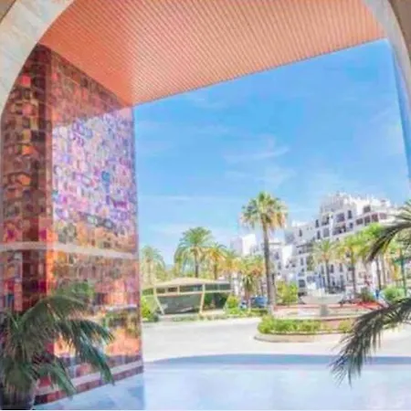 Puerto Banus Beachfront .gray D'albion . Amazing Location * 마르베야